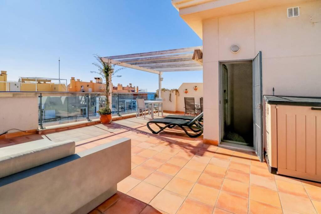 Rooftop Apartment, เนร์คา ภายนอก รูปภาพ